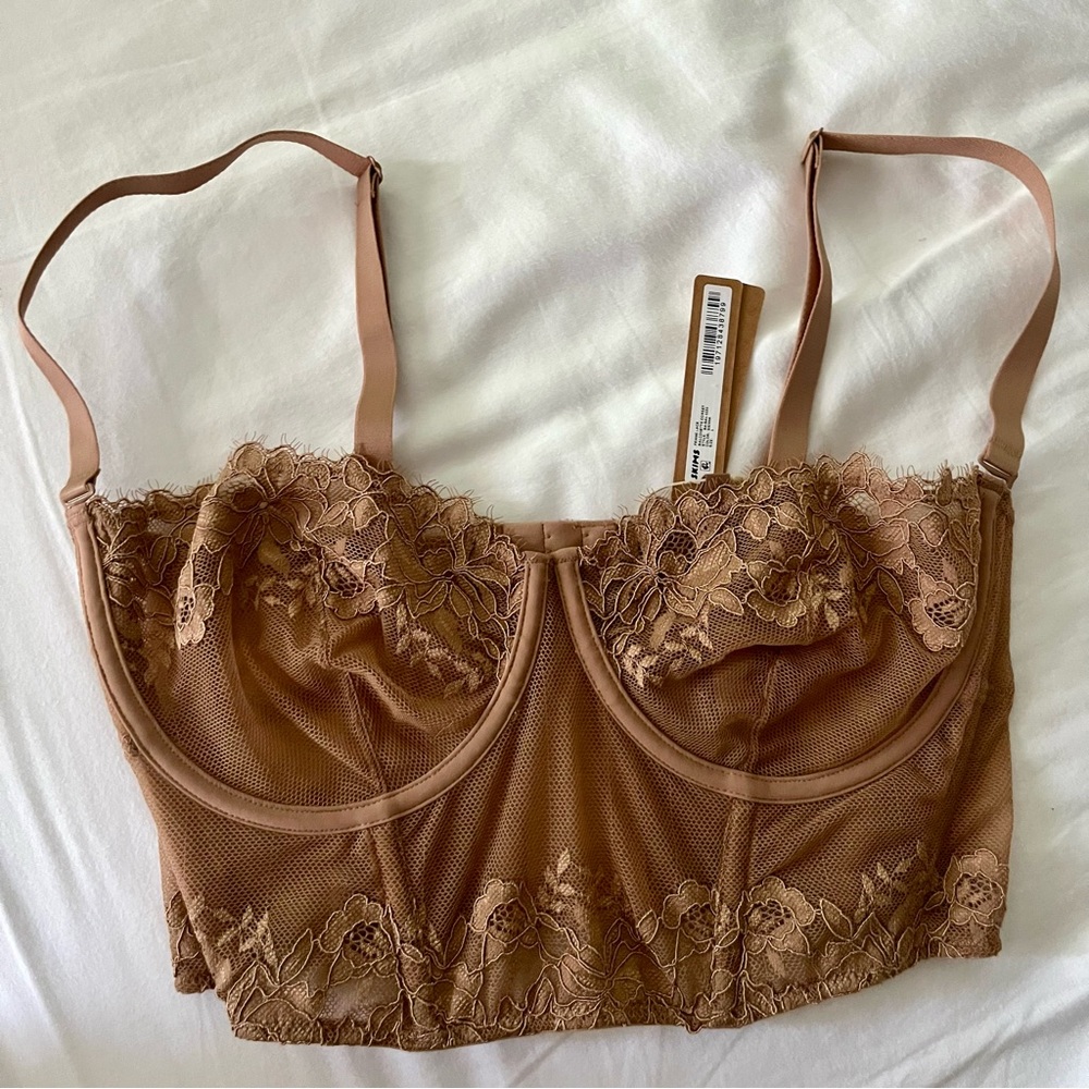 SKIMS Floral Lace Femme Balconette Corset